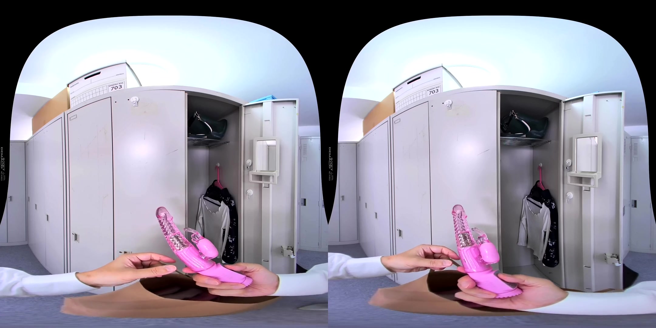 Inside the Locker in the Ladies' Dressing Room with Suzu Honjo 1 - Panties Fetish