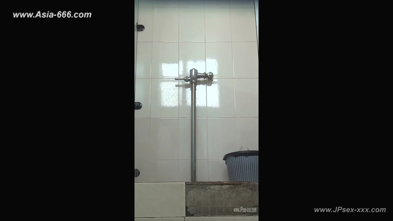 chinese girls go to toilet.141