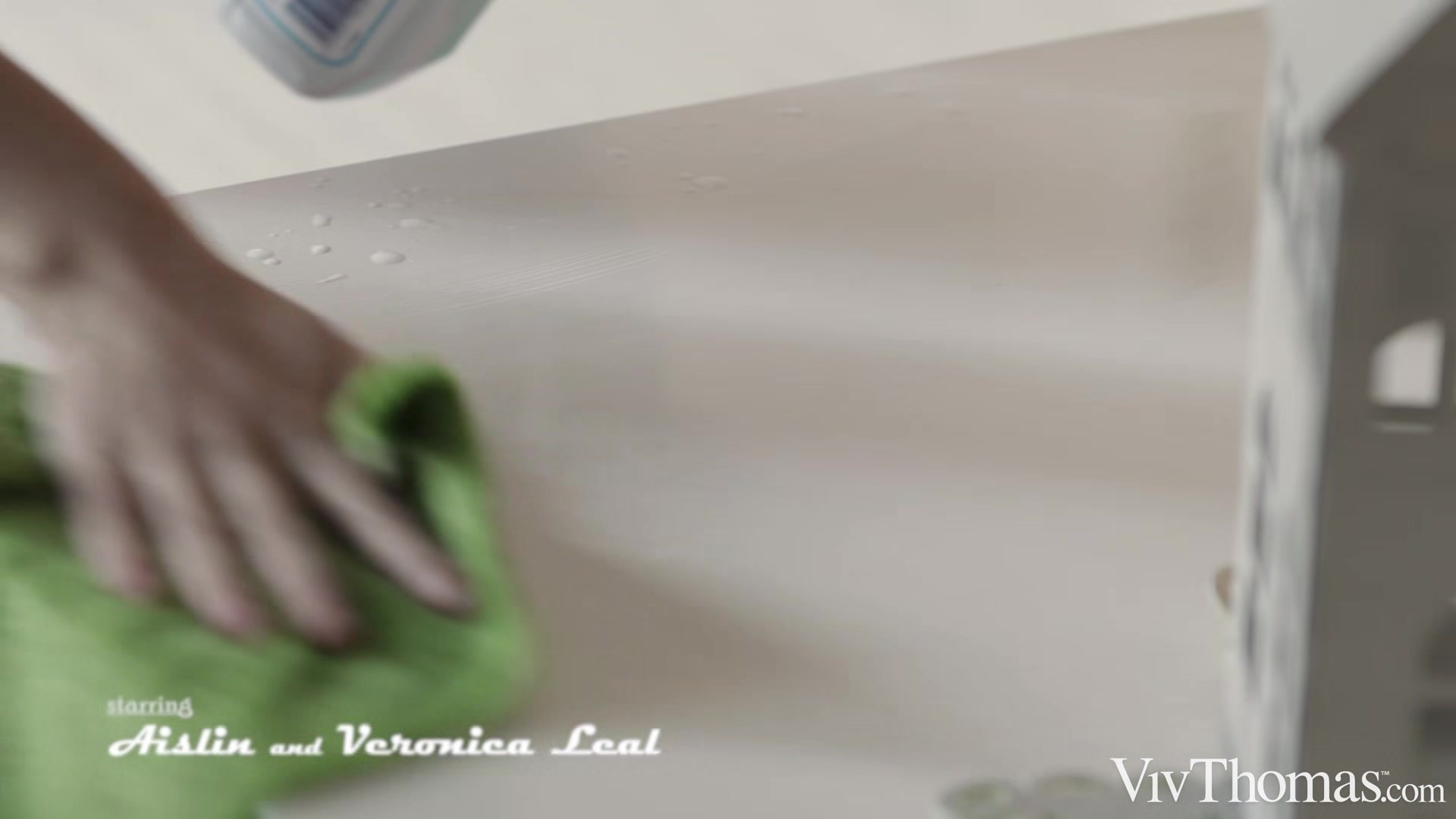 Squirt Surprise - Aislin & Veronica Leal - VivThomas