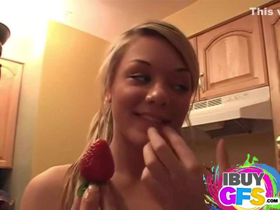 Jamie Spice With Lesbian Friend Licking Pussy With Cream And Straberry