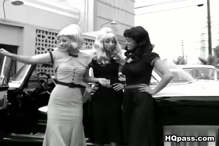 Nikki, Sammie Rhodes, Devi Emmerson, Ryan in 50s Titties Video