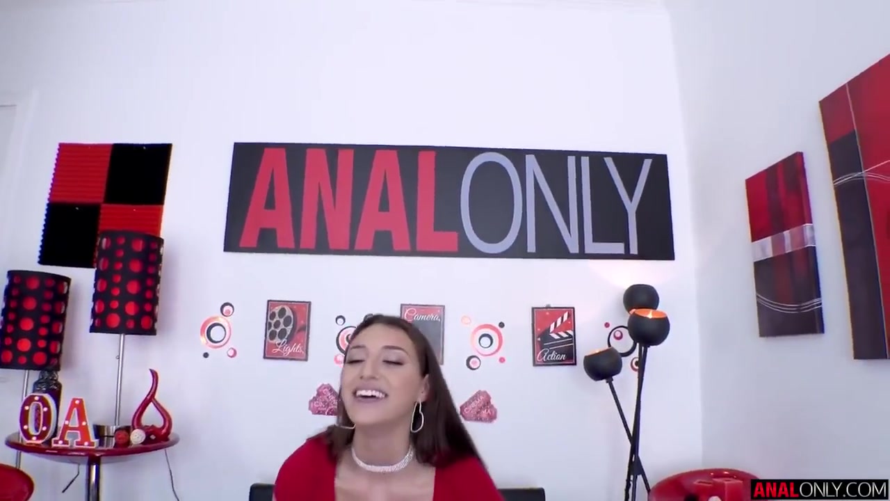 Bella Rolland In Back In Bellas Booty