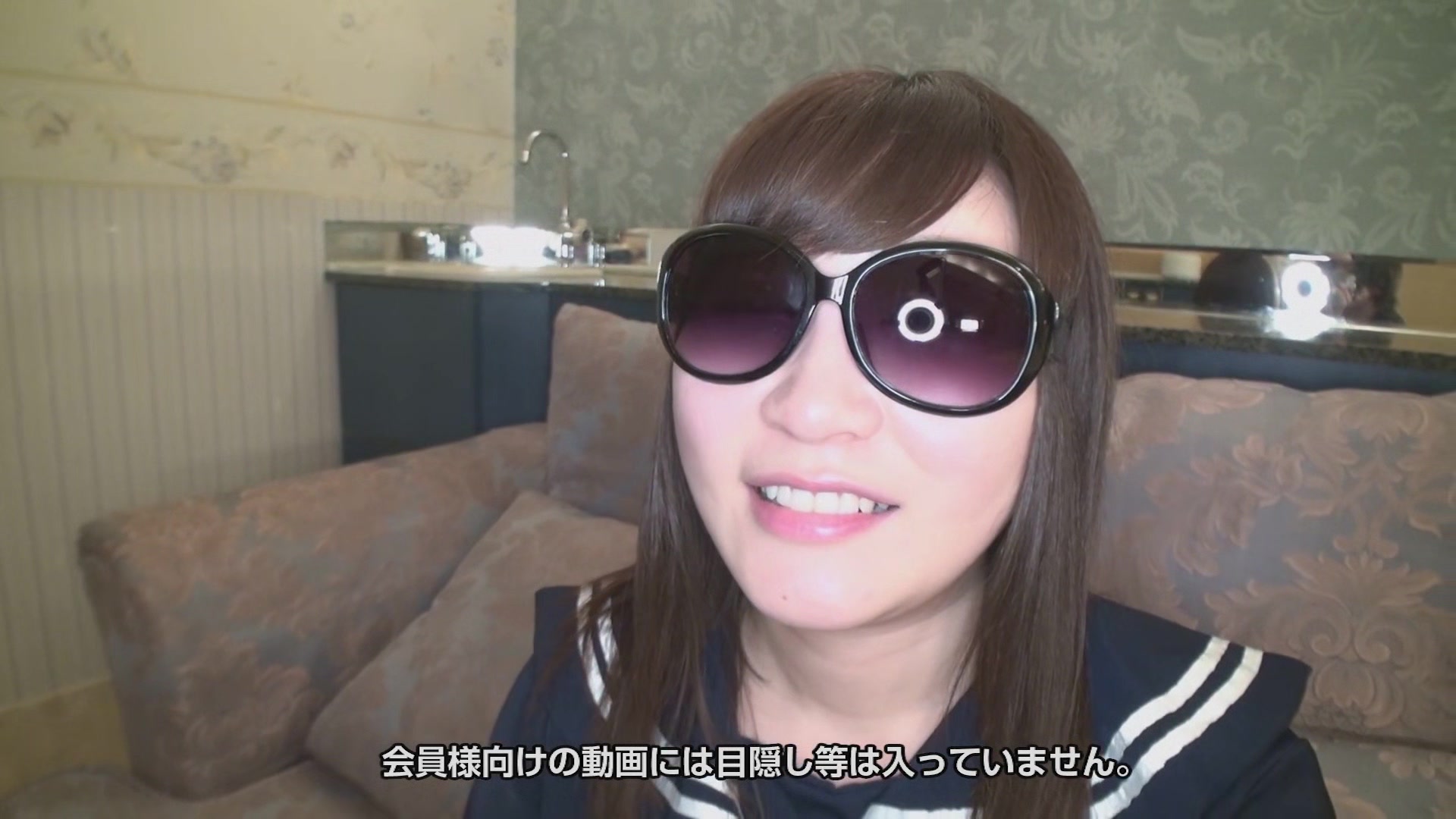 Ryoko Akahori Play With Big Sunglasses - 10musume