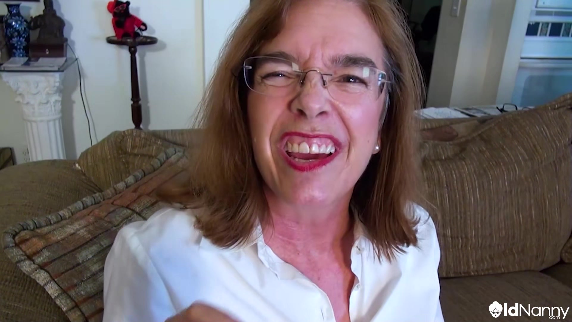 Mature Carmen In Solo Fingering And Sextoy Play - OLDNANNY