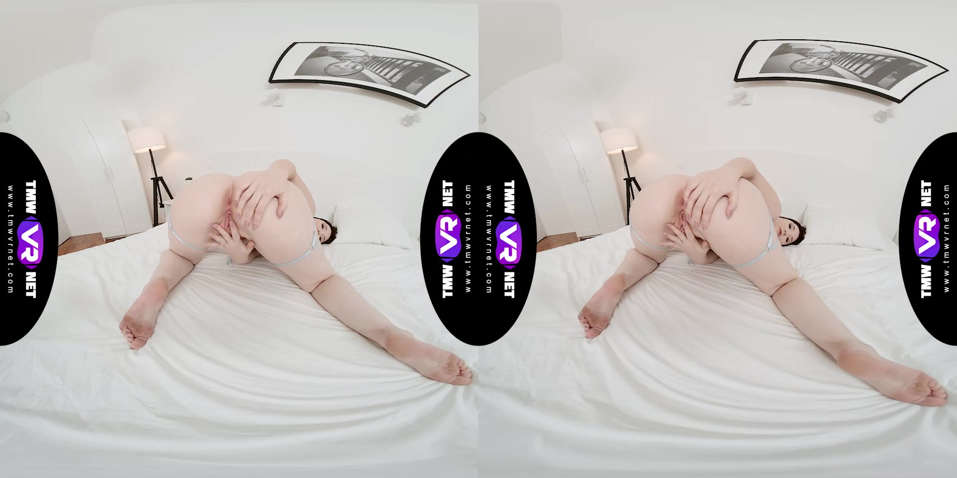 Fighting boredom with orgasming pussy