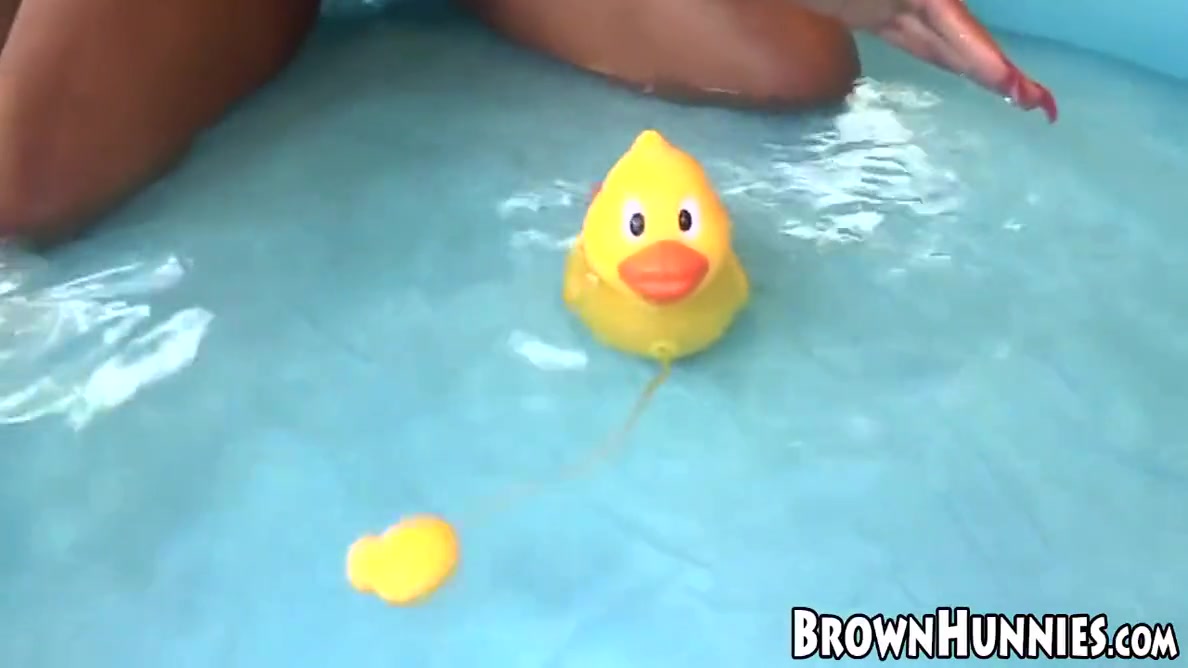 Amateur Ebony Beauty With Glasses Takes Hardcore Pounding