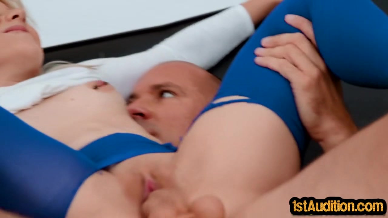 Petite 19yo 1st time filmed in deepthroating n pussybanging