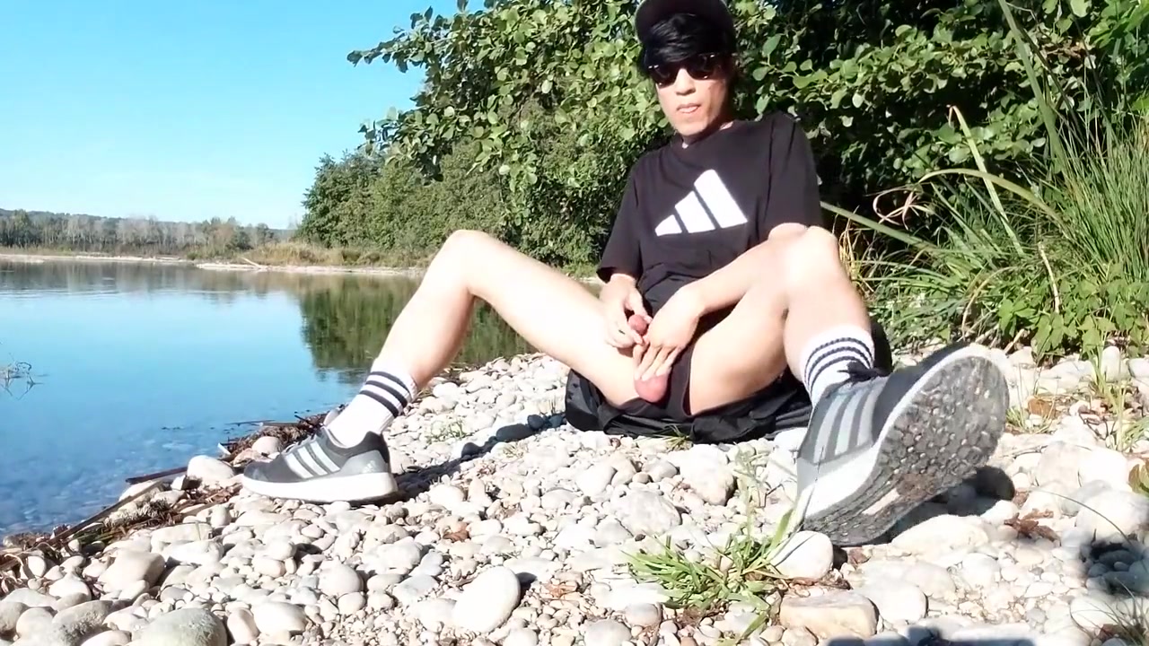 Jon Arteen Wanks Outdoor On A Pebbles Beach, The Sexy Twink Wearing Short Shorts Cums On His Thigh, And Cumplay 7 Min