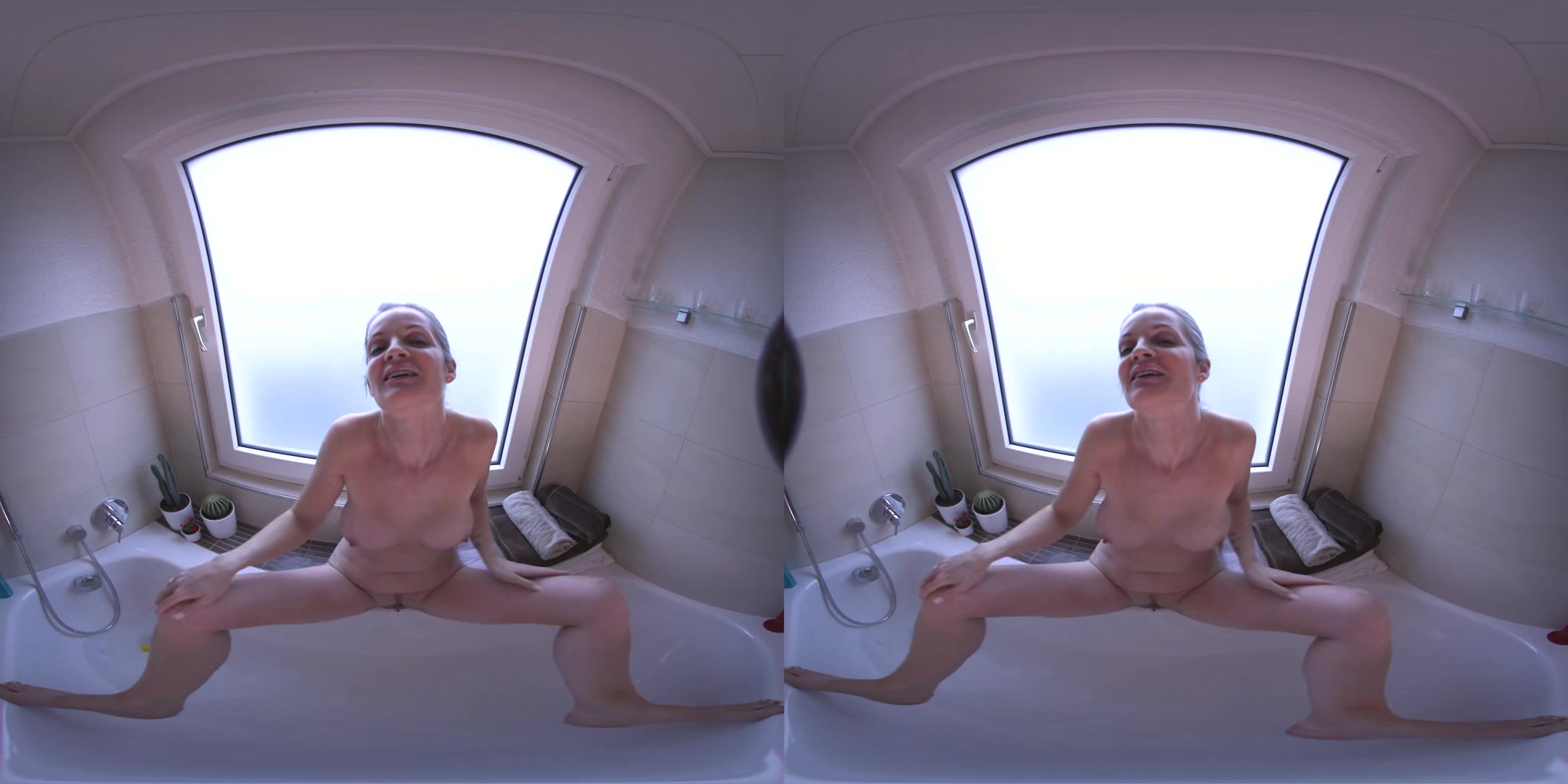 Play In The Bath - Sabdeluxe - Vr Porn Video