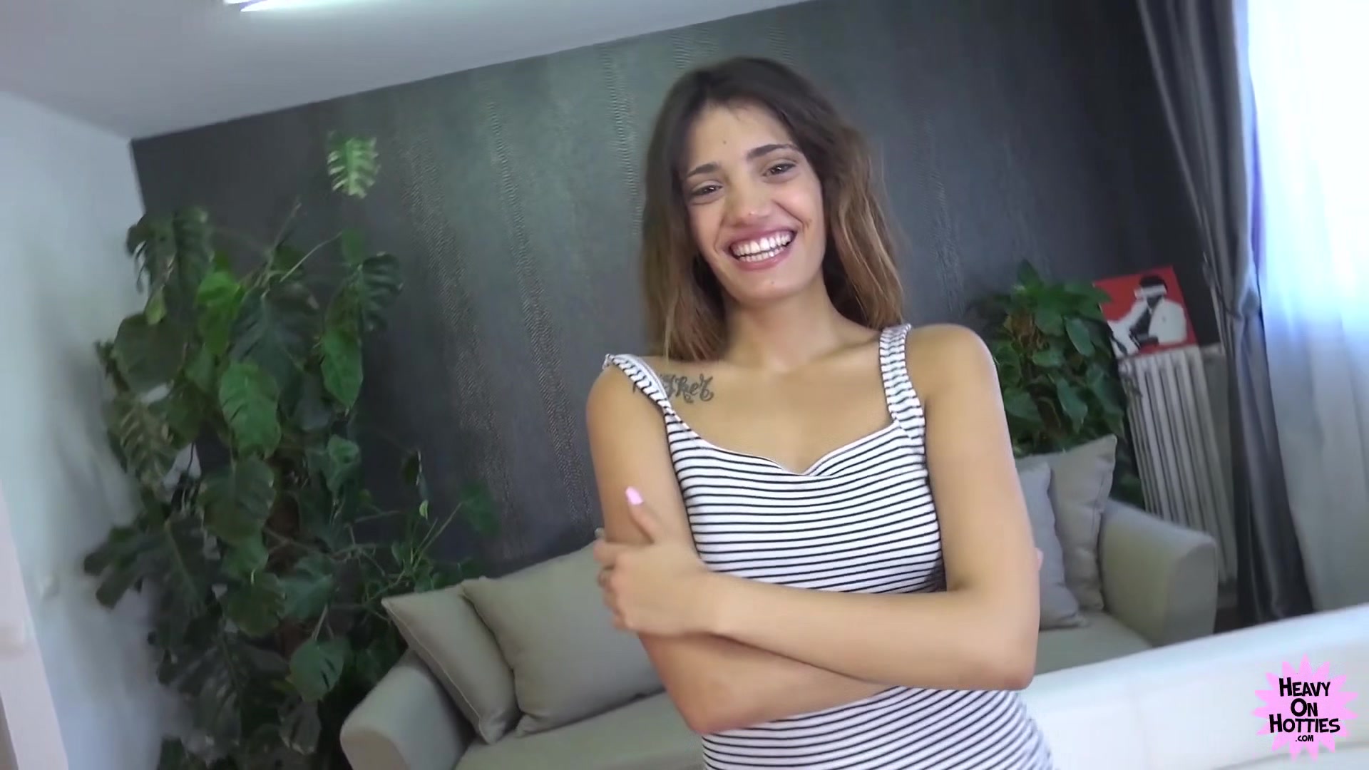 Quick and Easy With Penelope Cum - HeavyOnHotties
