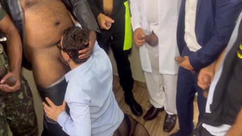 Yuri Gaucho, Black Crioulo And Douglas Machado In Profissonais Fodendo O Cliente E Garantindo O Bonus Do Mes - Sexo Gay Parodia - Sexo Interracial Brasil