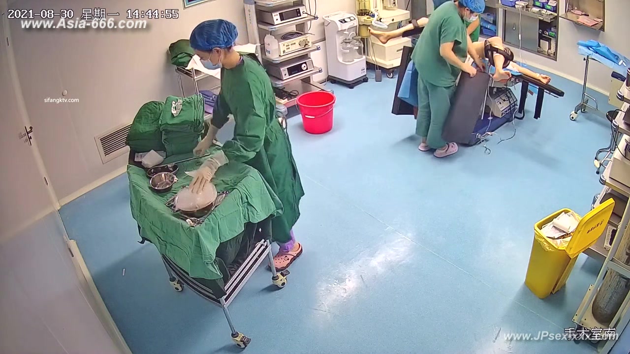 Peeping Hospital patient.15