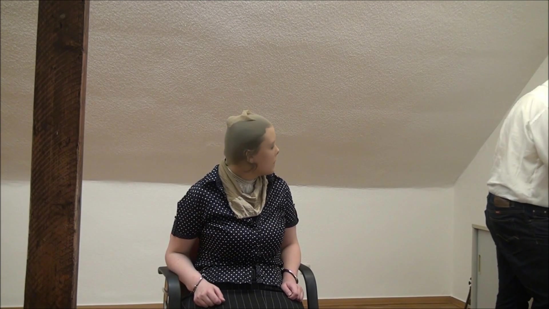 Mara - New Prisoner In The Office Teil 3 Von 8