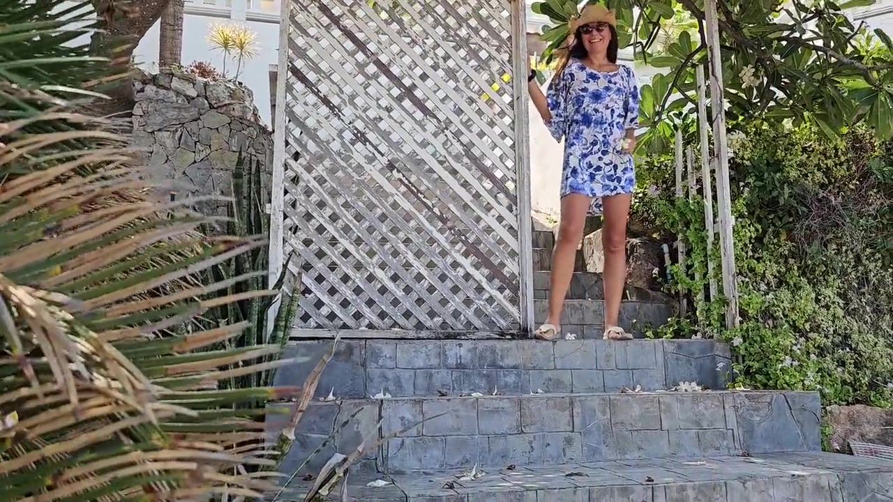 Open Pussy Public Pee N Butt Plug Flashing On Villa Stairs