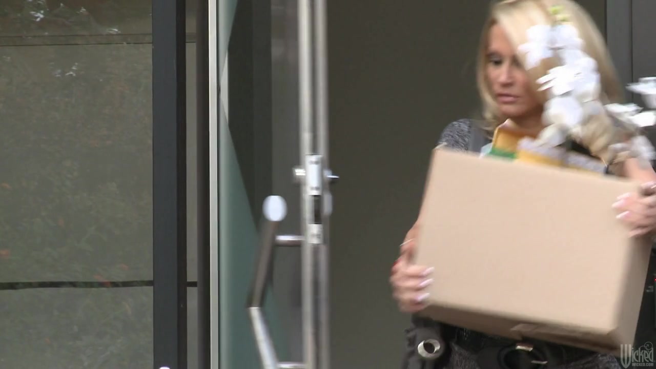 Lexi Swallows In Office Encounters, Scene 5