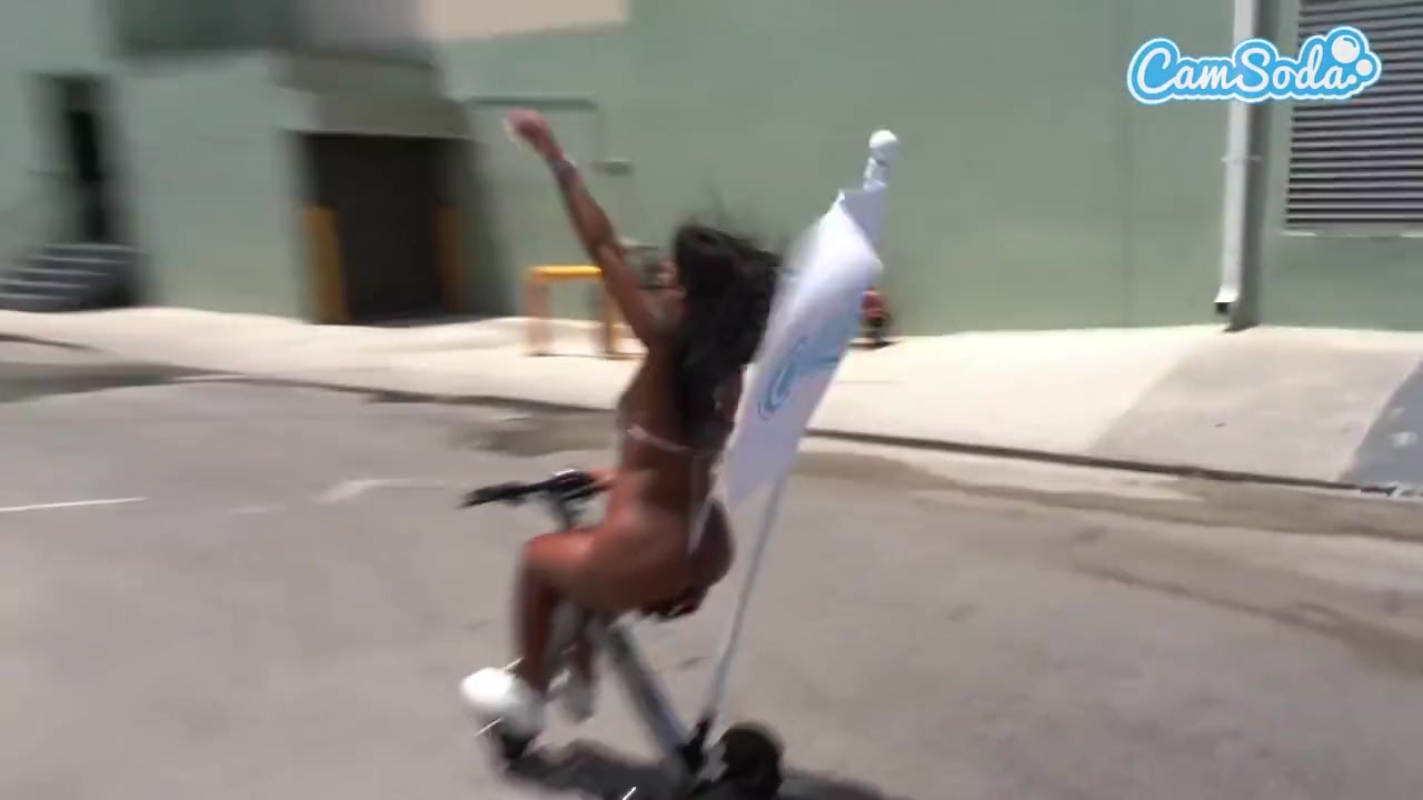 Chubbies Hispanic Exhibitonist Babes Riding