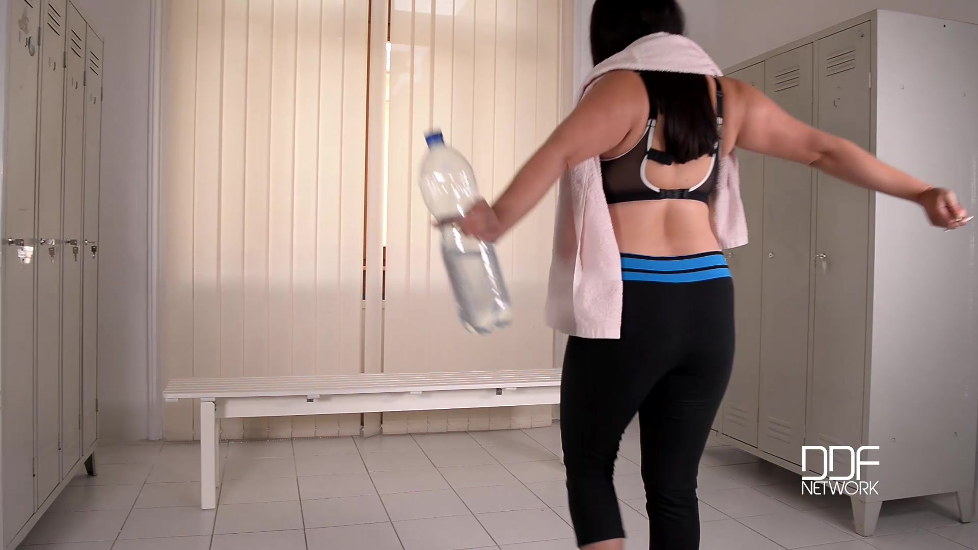 Pee, Baby! - A Gym's Dressing Room Makes Her Pussy Wet - PornWorld
