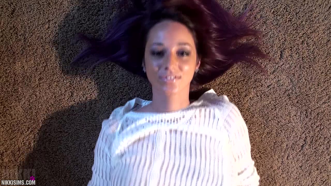 Nikki Bouncing Boobs Video