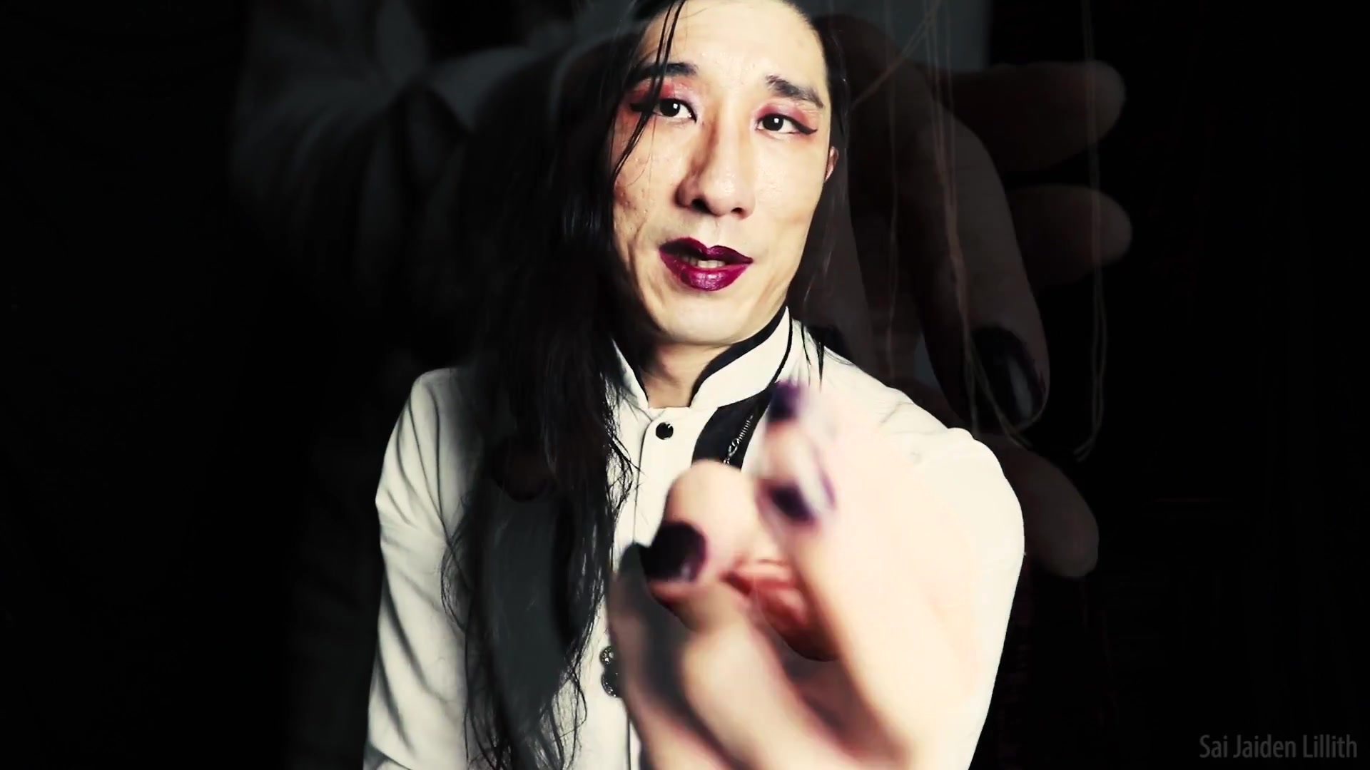 Long Fingered Hands (Solo)