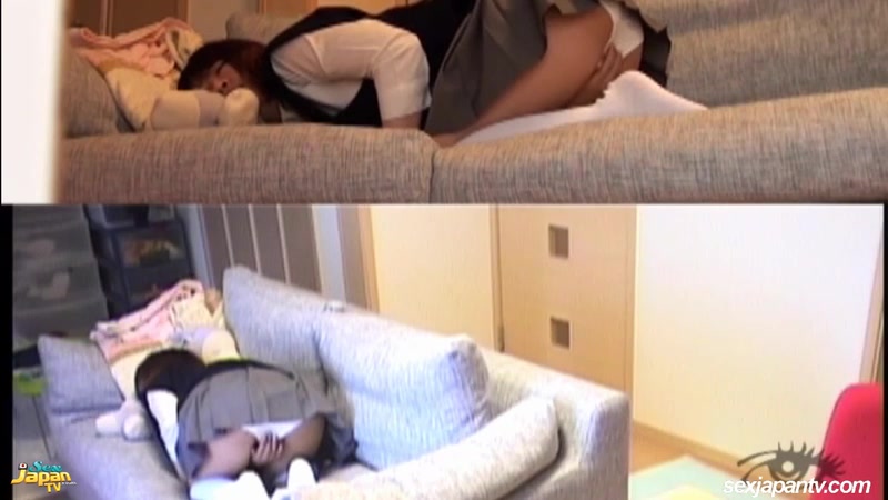 Sofa Snatch! - SexJapanTV