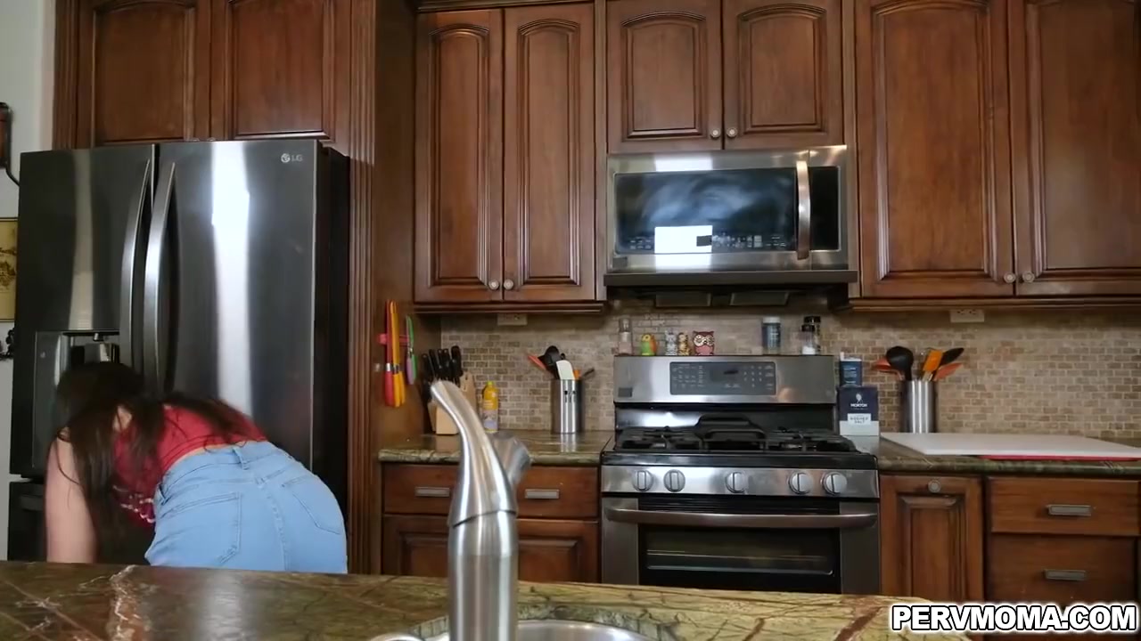 Lilly Hall In Busty Milf Exposes Her Pussy And Fingers Her