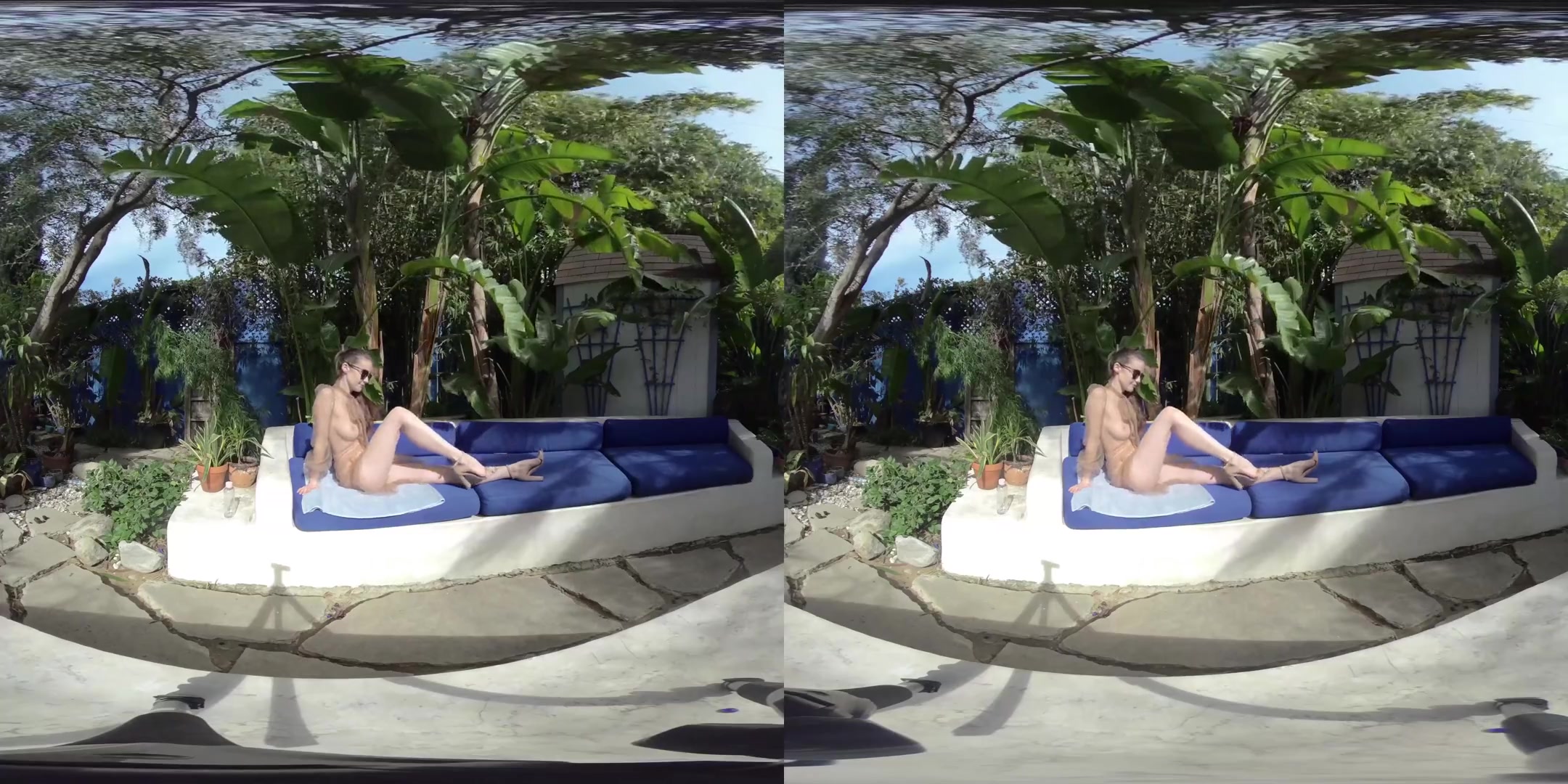 Oasis - Amazing Amateur Star Emily Bloom Outdoor Solo