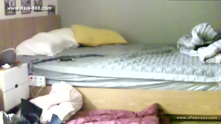 Hackers use the camera to remote monitoring of a lover's home ***