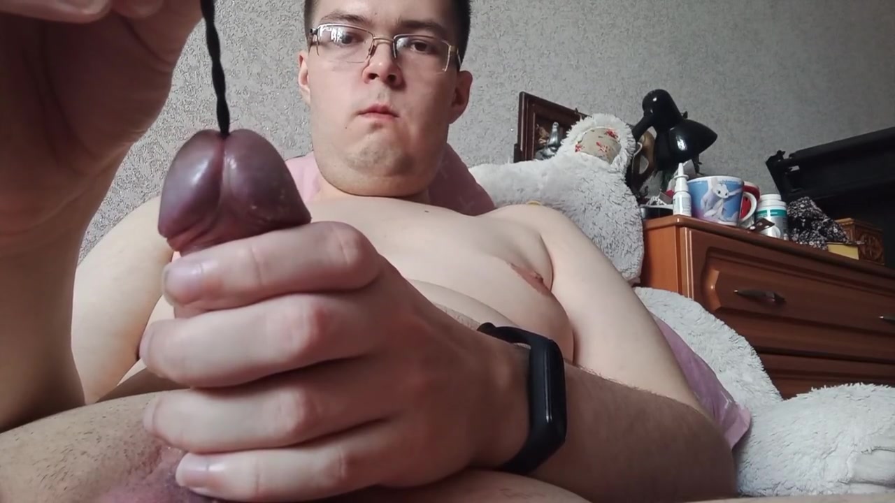 Amateur Working Out His Urethra