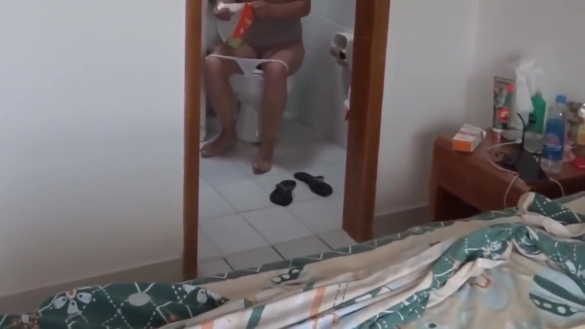 After Fucking On The Beach I Pee And Show Off My Hairy Pussy