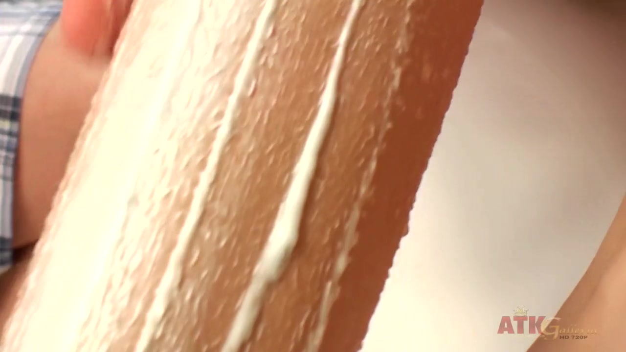 Slender chick Amanda Bryant shaved and fucked
