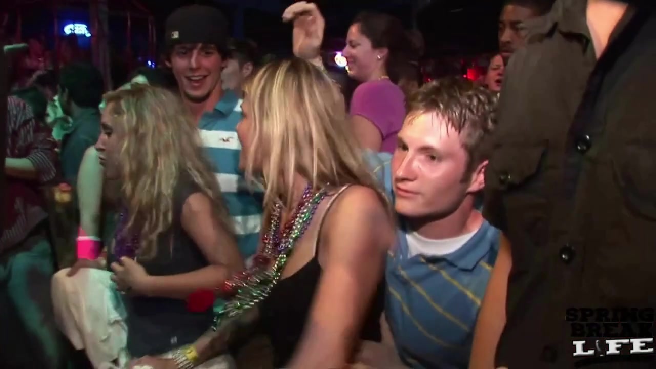 Hot Tampa Blonde Chick Getting Naked in Public