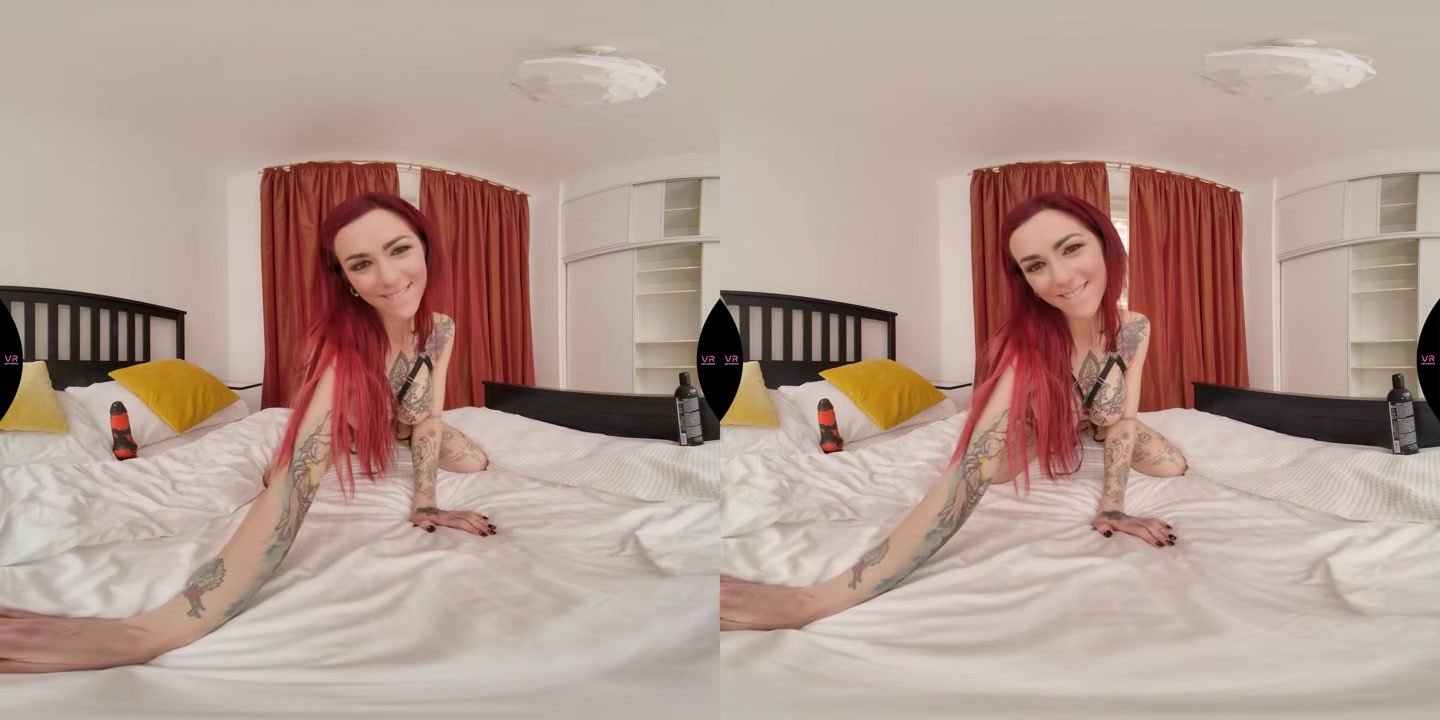 Juis Wild Fucks Her Pussy With Huge Dildo - VRSexperts