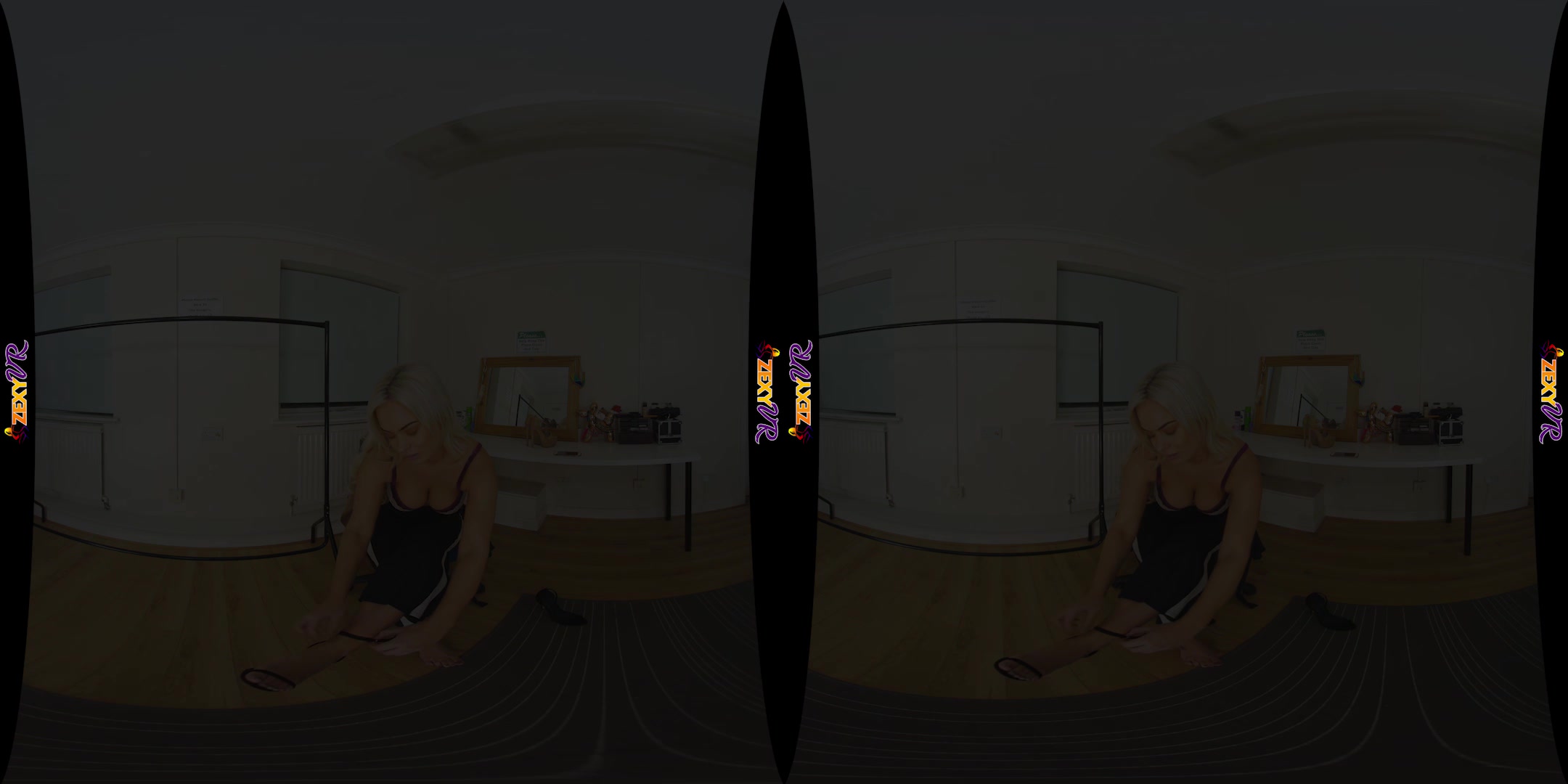Reflections featuring Louise - ZexyVR