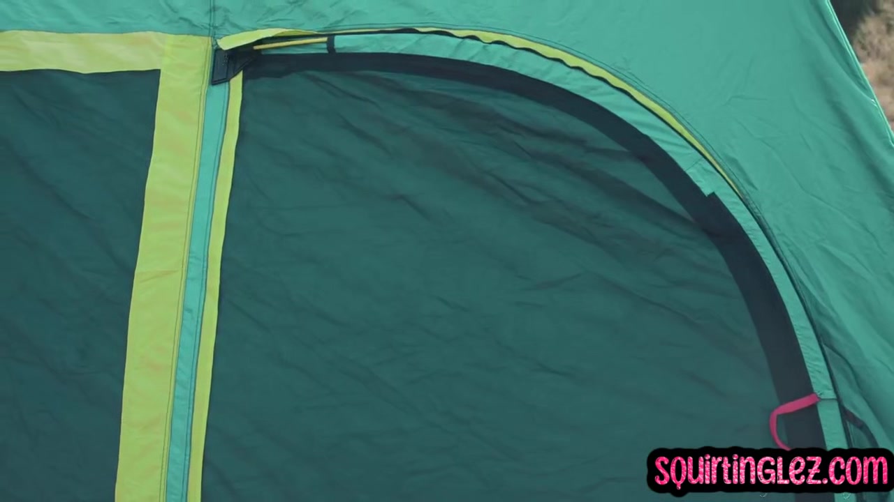 Squirting bae seduces nympho lez b4 scissoring her pussy