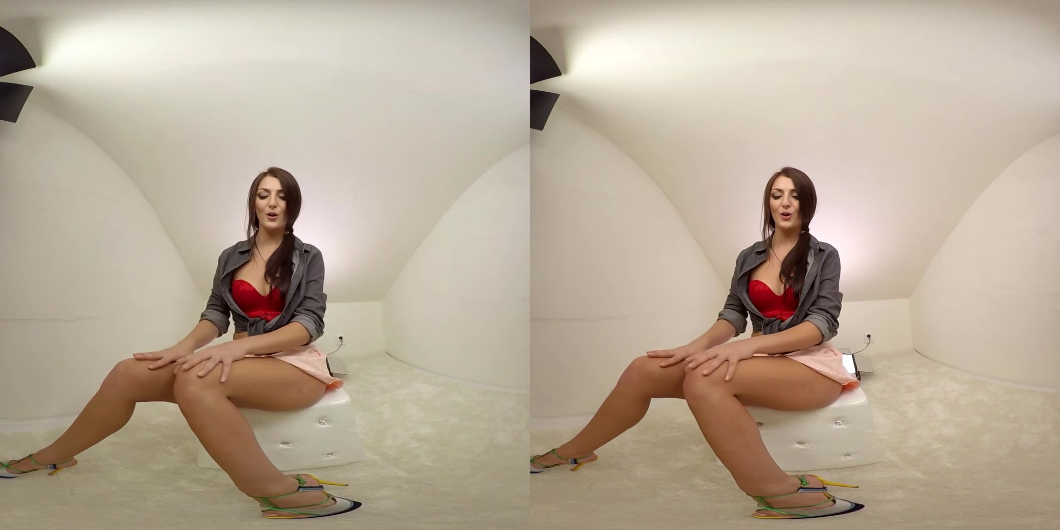 138 - Katy Rose - Petite Solo Model Toying Pussy