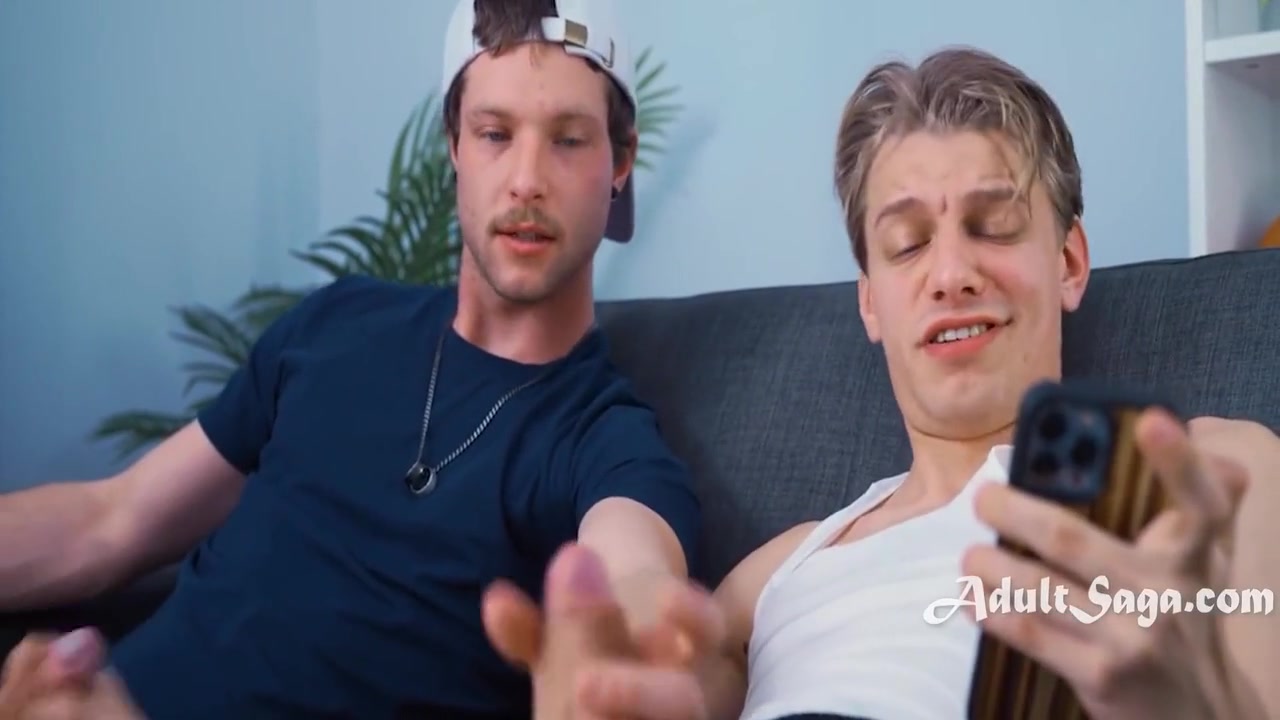 Is It Weird For 2 Straight Guys To Watch Porn And Jerk Off Together & Also Indulge In Some Fun? 6 Min With Gay Porn, Leo Louis And Benjamin Blue
