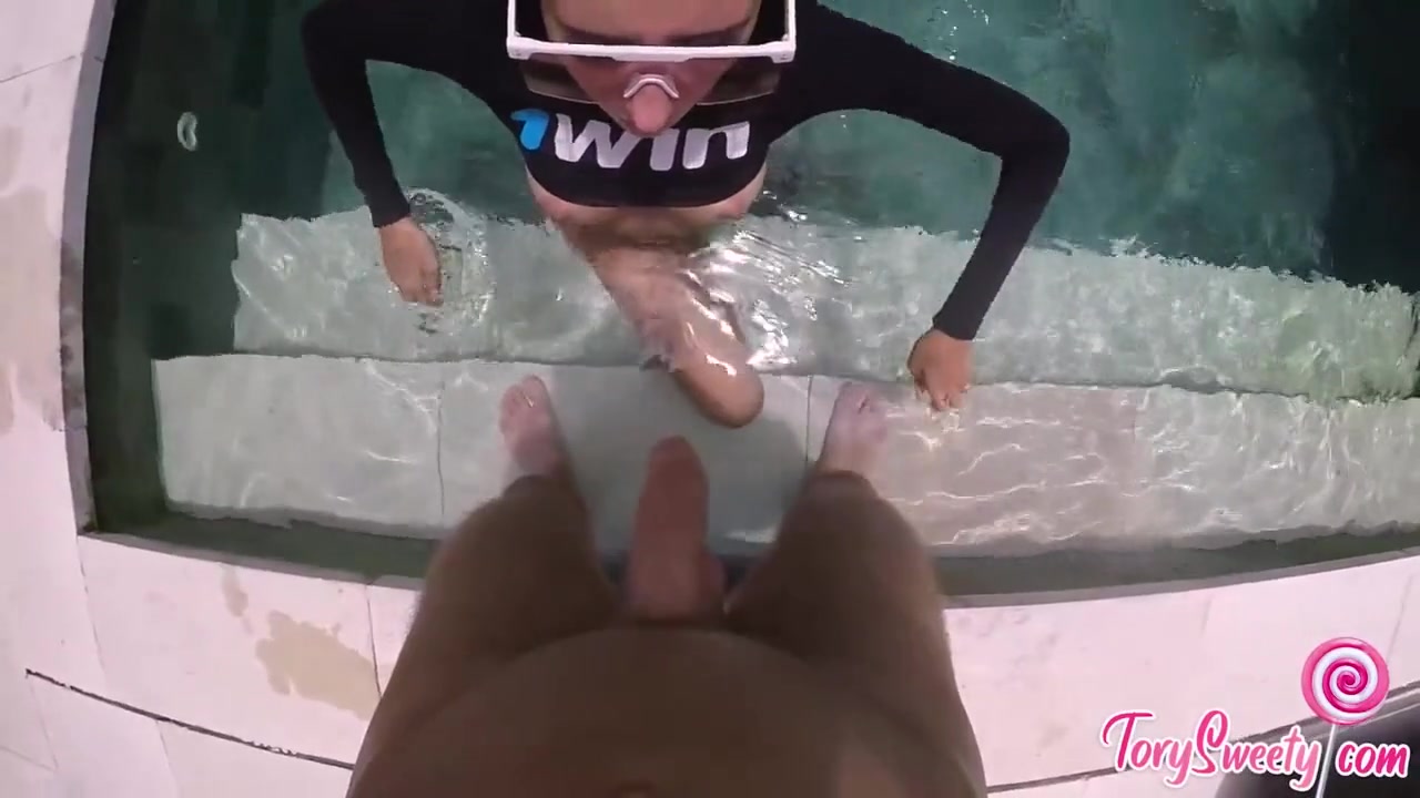 Hot Girlfriend Passionate Fucking At The Resort And Washes
