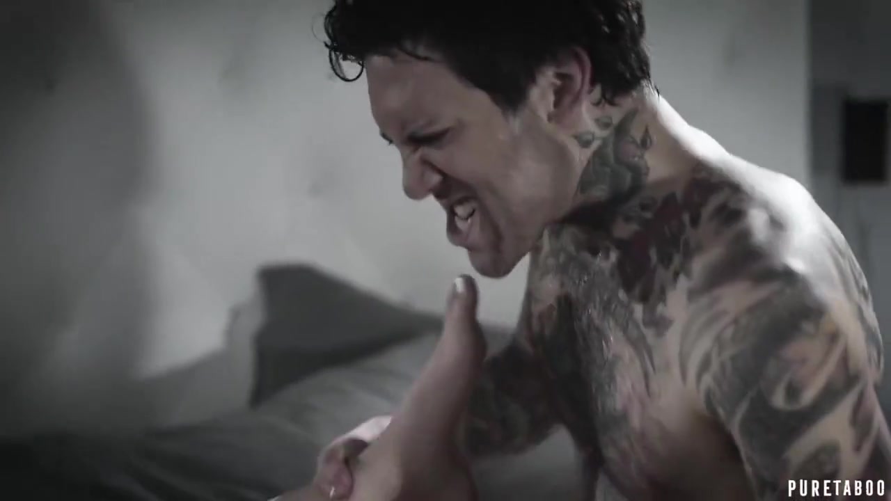 Anal sex loving babe can not handle a day without a good fuck and an orgasm