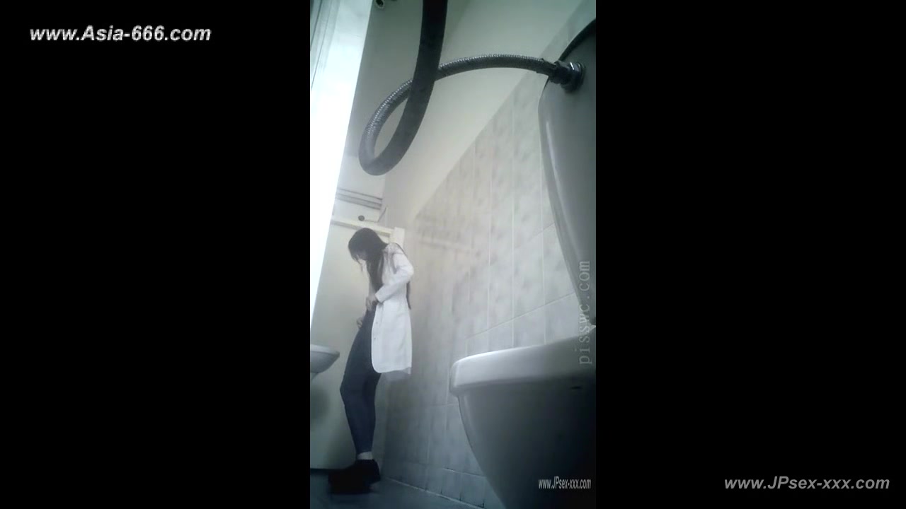 peeping blondes go to toilet.73