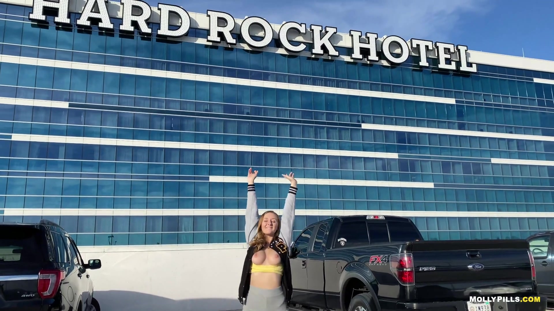 Public Fucking At Avn 2020 - Sex Movies Featuring Molly Pills