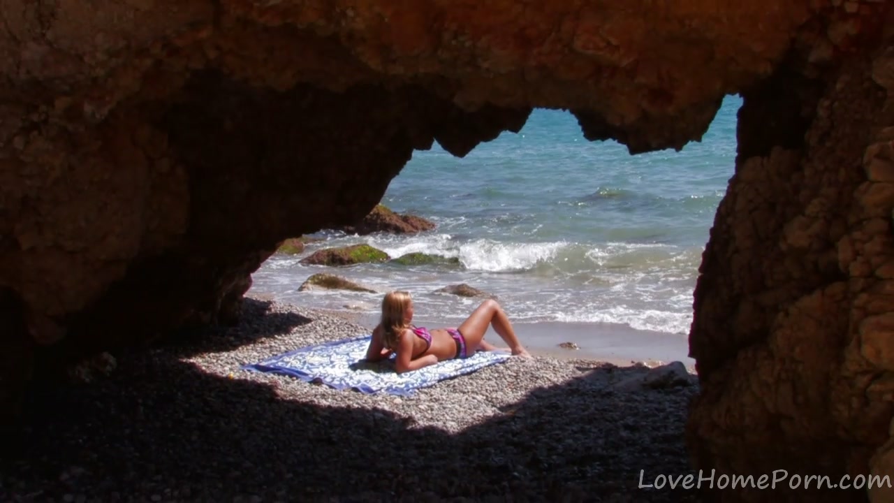 Fucking A teen 18+ In A Tropical Paradise