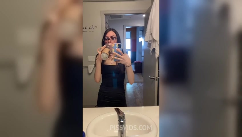 L.A Public Piss Day - PissVids
