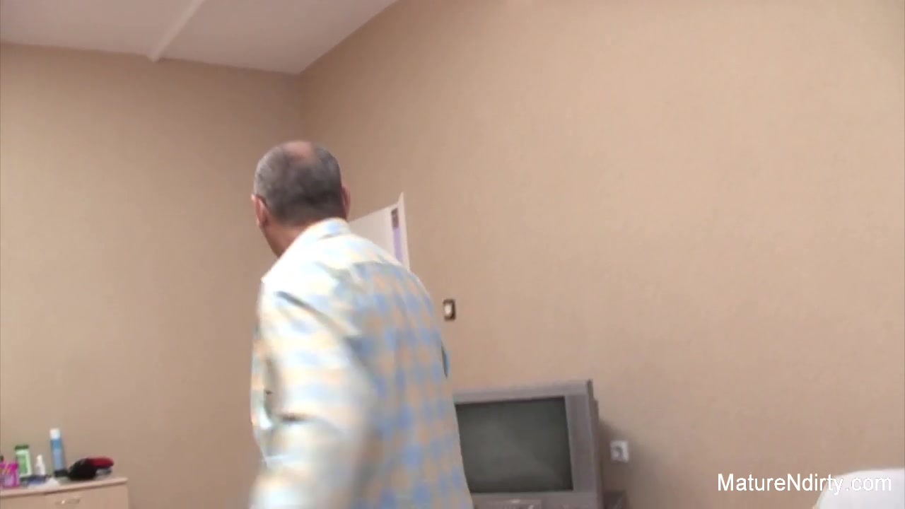 Old Blonde Loves Getting Her Pussy Fucked Hard - Mature'NDirty