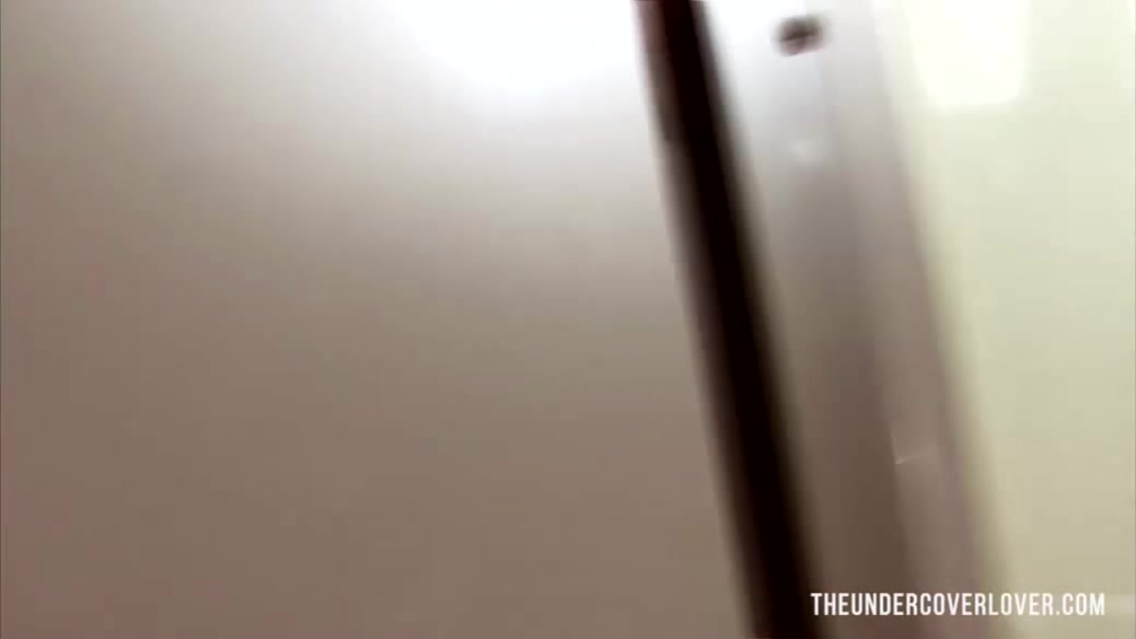 Cuckold Wife ends party sucking BBC