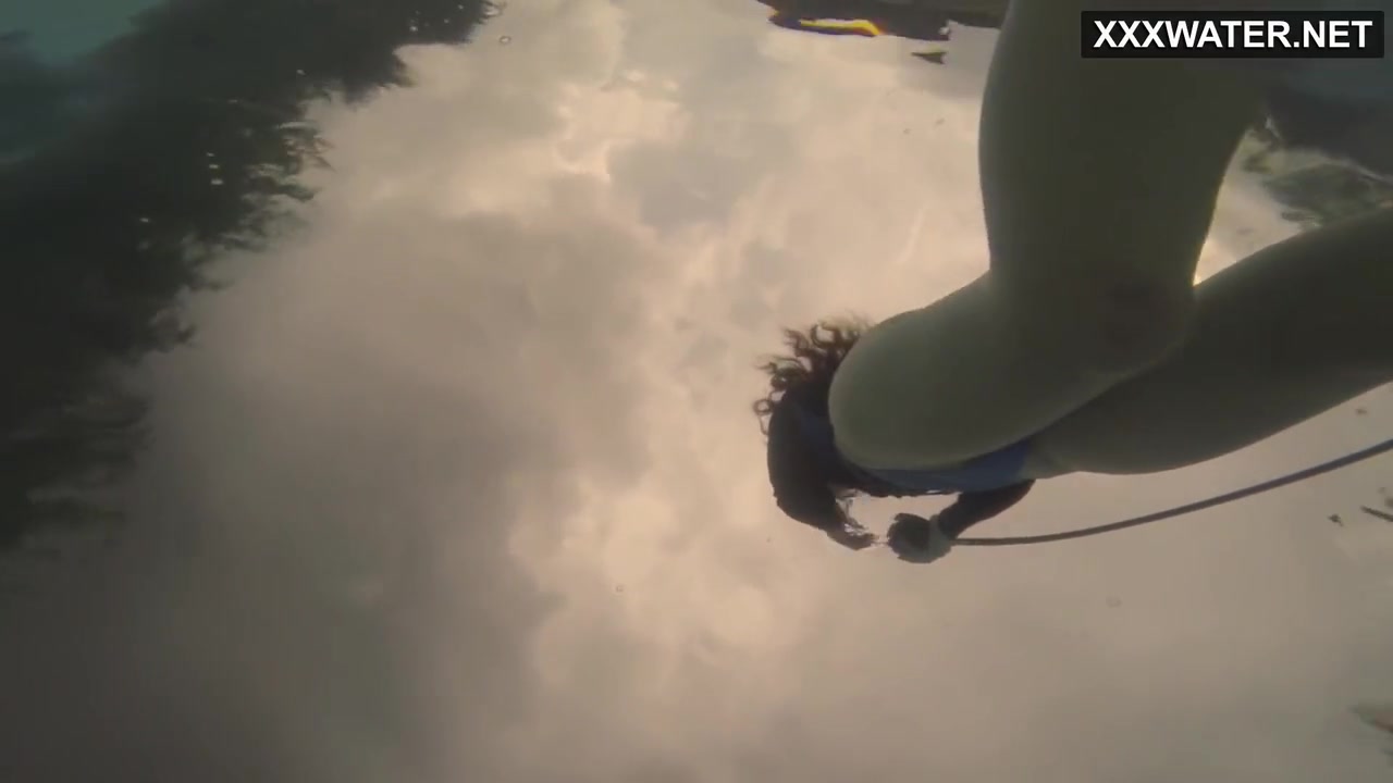 Emi Serene Masturbates Underwater In The Pool