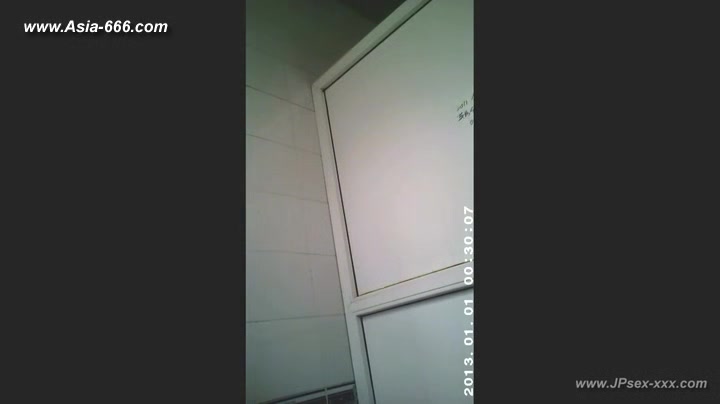 chinese girls go to toilet.106