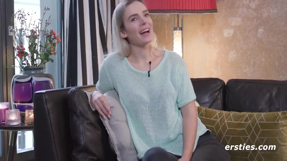 Die Blonde Sandy S Macht Es Sich Selbst Mit Einem G-punkt-dildo