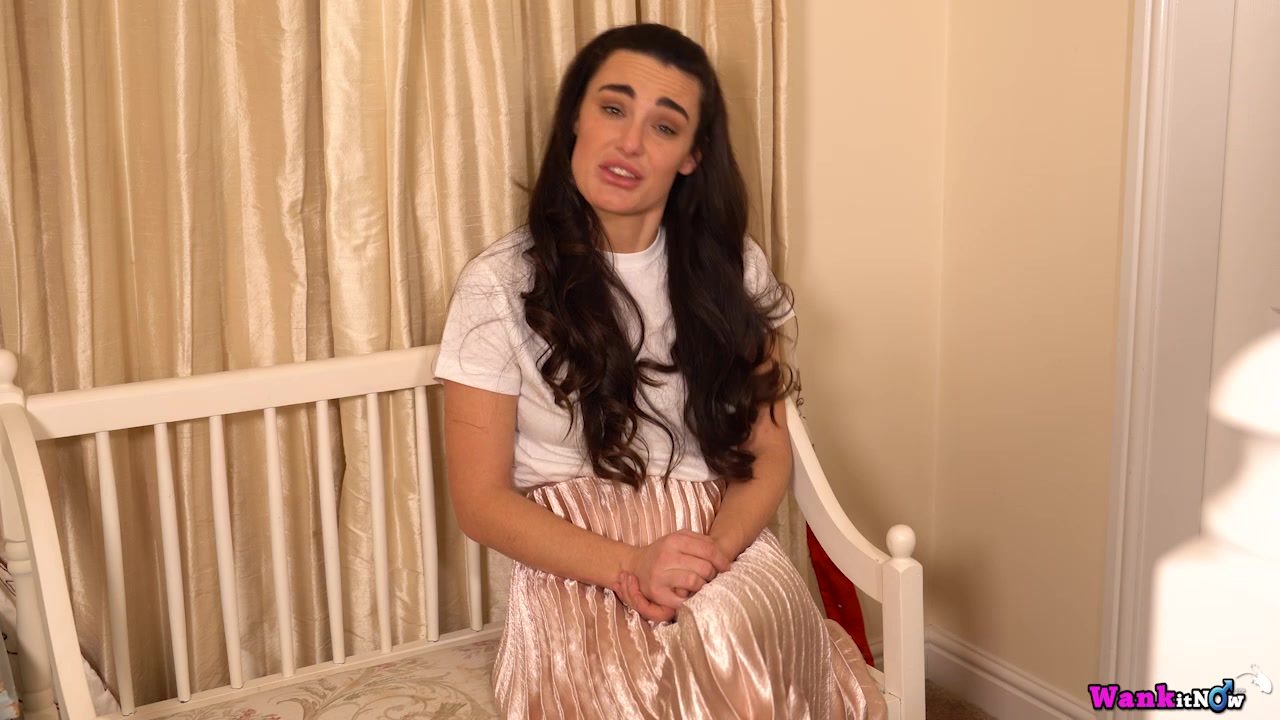 Laura - Pervy Landlord - Sexy Videos - WankitNow