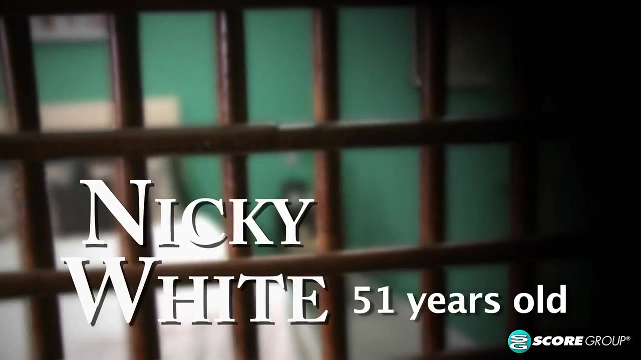 Nicky White's ass, hairy pussy and suck and fuck show - 50PlusMilfs