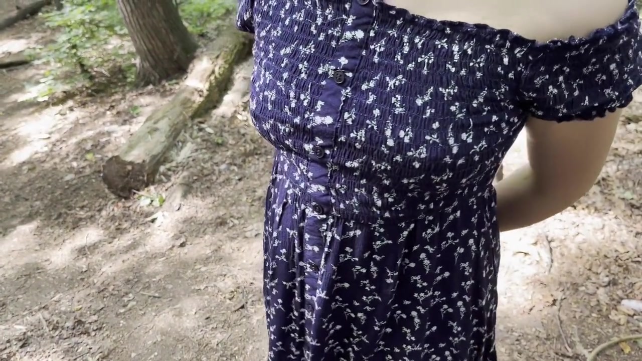 Met A Stranger In The Woods And She Doesnt Mind Having Sex